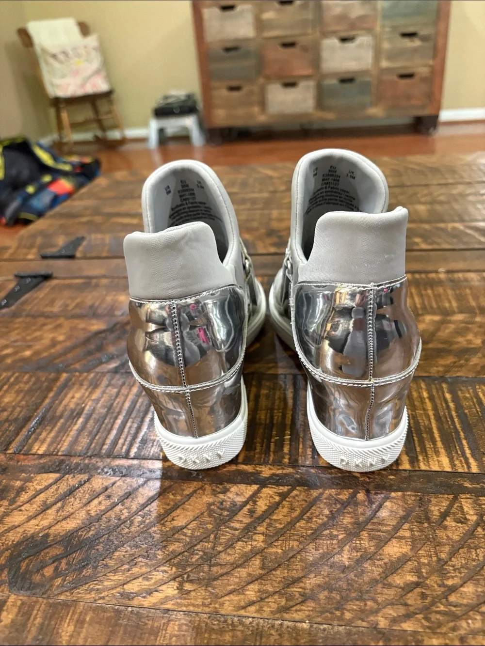 Dkny slip wedge